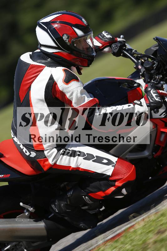 /Archiv-2024/29 12.06.2024 MOTO.CH Track Day ADR/Gruppe gelb/61